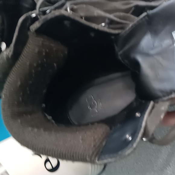 Ugg 👢 - Picture 5 of 8